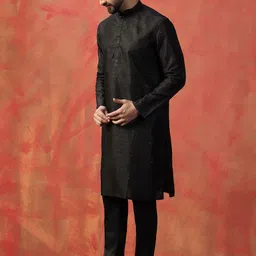 Prakatha Men Embroidered Regular Kurta with Trousers image 3