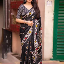 DIVASTRI Batik Silk Blend Saree-picture-11