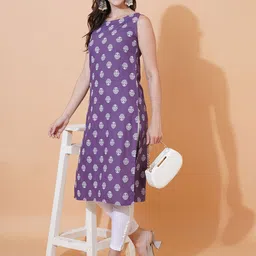 Tviksha Fashion Women Floral Printed Round Neck Kurta-image-89