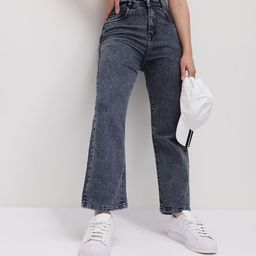 The Roadster Life Co. Women Mid-Rise Light Fade Cropped Relaxed Fit Jeans-picture-24