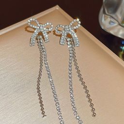 FIMBUL Silver-Plated Rhinestone Studded Contemporary Drop Earrings-11