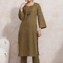 Moara Floral Printed Tie-Up Neck Kantha Work Pure Cotton Straight Kurta With Trousers-27