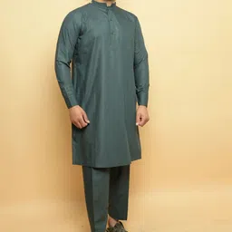 Baraqah Men Regular Kurta with Trousers image 5