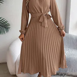 StyleCast x Revolte Accordion Pleats Fit & Flare Solid Midi Dress-picture-11