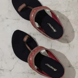 KNEETOES Women Printed One Toe Flats-picture-17