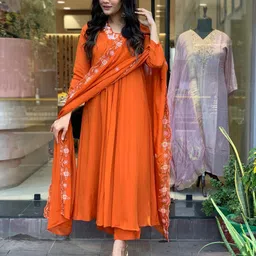DIVASTRI Women Embroidered Regular Thread Work Kurta with Trousers & With Dupatta image 4