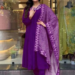 BAESD Floral Yoke Design V-Neck Empire Thread Work Anarkali Kurta With Trousers & Dupatta-picture-8