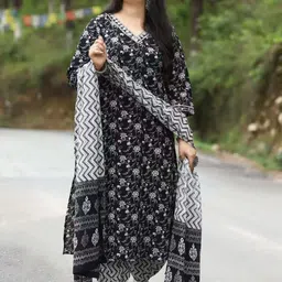 YUSRA Women Floral Printed Kurta with Salwar & Dupatta-image-15