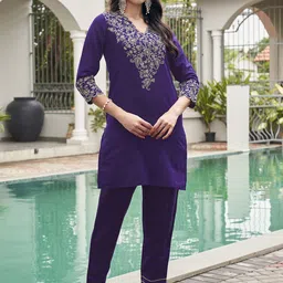 Tikhi Imli Embroidered V-Neck Tunic With Trousers Co-Ords-image-42