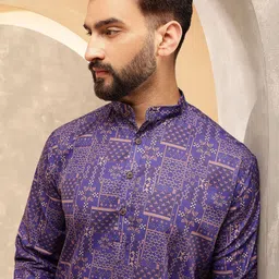SOJANYA Men Printed Regular Kurta with Pyjamas image 3