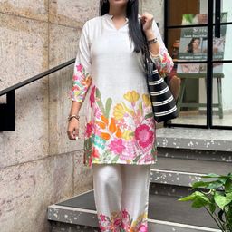 Label Ishnya Floral Printed Mandarin Collar Tunic With Trousers Co-Ords-image-6