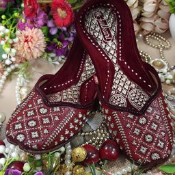Fulkari Women Embellished Ethnic Mojaris with Embroidered Flats-image-44