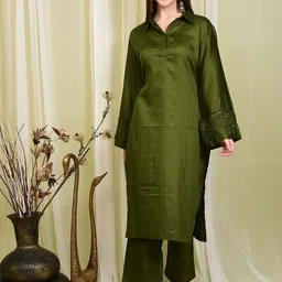 JHALAKK BY LAALZARI Silk Shirt-Collar Tunic With Palazzo Co-Ords-image-38