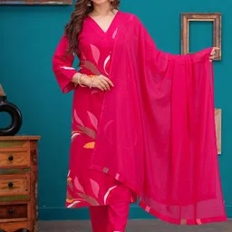Piludi Floral Printed V-Neck Straight Kurta With Trousers And Dupatta-picture-47