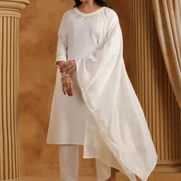 Span Geometric Printed Zari Pure Silk Straight Kurta With Trouser And Dupatta image 3