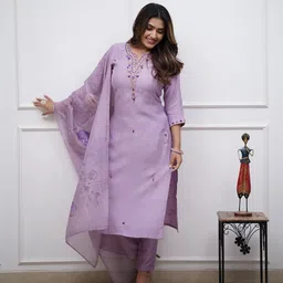 Anouk Lavender Floral Embroidered Round Neck Straight Kurta With Trouser & Dupatta-10