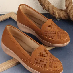AROOM Women Loafers With Laser Cuts-21
