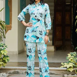 VIBE VISION Printed Top With Trousers Co-Ords-picture-25