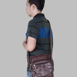 NFI essentials Unisex Messenger Bag image 4