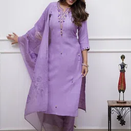 DIVASTRI Women Floral Embroidered Kurta with Trousers & Dupatta-image-35