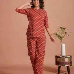 SANSKRUTIHOMES Floral Printed Pure Cotton Round Neck Top & Flared Trouser Night suits-image-42