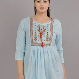 AVAYAYAT Embroidered Keyhole Neck Top-picture-7