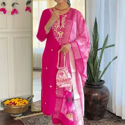 Navlik Women Ethnic Motifs Embroidered Regular Kurta with Trousers & With Dupatta-picture-10