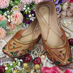 Fulkari Women Embellished Ethnic Mojaris Flats-image-107