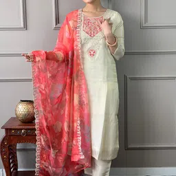 Piludi Women Embroidered Regular Kurta with Trousers & With Dupatta Kurta Sets-picture-4