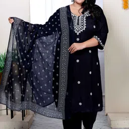 Doriyaan Plus Size Floral Embroidered Thread Work Kurta With Palazzos And Dupatta-3