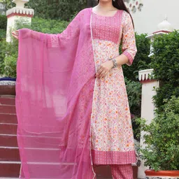 SINGNI Women Floral Printed Regular Kurta & Trousers With Dupatta-picture-36