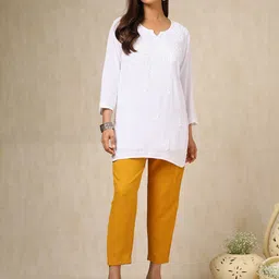 Soch Women Mid-Rise Cropped Trousers-image-87