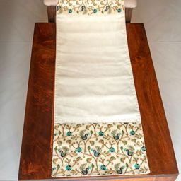 PILOVILO White & Green Embroidered Peacock Garden TableRunner-14