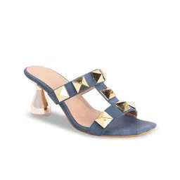 Retro Walk Block Pumps with Bows image 2