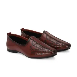 knoos Men Textured Mojaris-image-17
