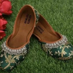 Ethnic Embroidred Juti And Mojari Bellies For Women-image-115