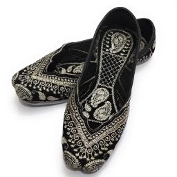 NIHARIKA Women's Embroidered Punjabi Flats Traditional Jutis image 3