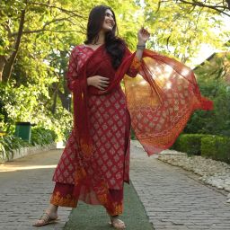 klosia Women Viscose Printed Kurta Pant With Dupatta image 2