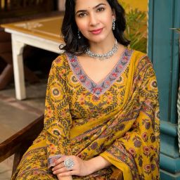 klosia Women's Viscose Printed Kurta Pant With Dupatta Set image 1