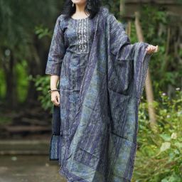 Women Pure Silk Kurta Pant Dupatta Set-image-11