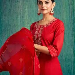 Women Cotton Blend Kurta Pant Dupatta Set-image-93