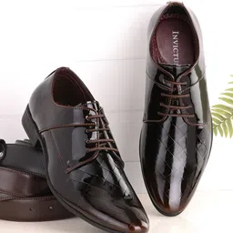 INVICTUS Men Maroon Textured Formal Derbys-picture-9