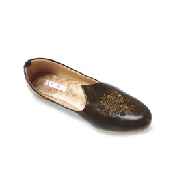 Ta Chic Men Derbys-image-68