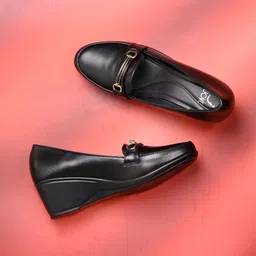 Jove Women Printed PU Derbys-17