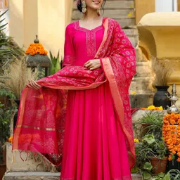 DIVASTRI Women Printed Regular Kurta with Trousers & With Dupatta image 5