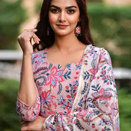 7Threads Women Printed Angrakha Kurta with Trousers & With Dupatta image 4