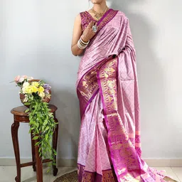 AMRUTKALA SAREES Geometric Woven Design Zari Banarasi Saree-image-13