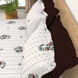 THE WHITE MOSS White & Blue Floral 220 TC King Bedsheet with 4 Pillow Covers-97