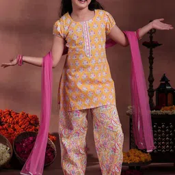 Libas KIDS Girls Floral Printed Regular Gotta Patti Pure Cotton Kurta with Salwar & With Dupatta-picture-25