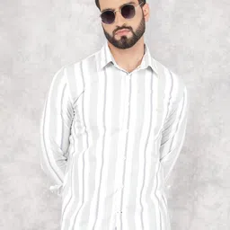 Crimsoune Club Men Smart Spread Collar Vertical Striped Cotton Slim Fit Casual Shirt-image-49